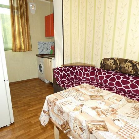 Квартира В Пицунде На Агрба 19 К1 Lägenhet Pizunda Exteriör bild